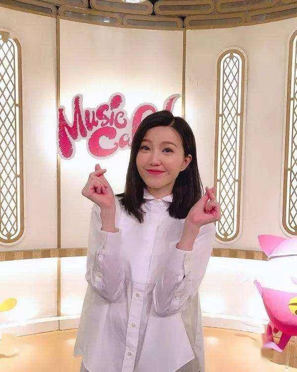 不排除继续生！香港知名歌手承认二胎是儿子，自曝妊娠反应严重