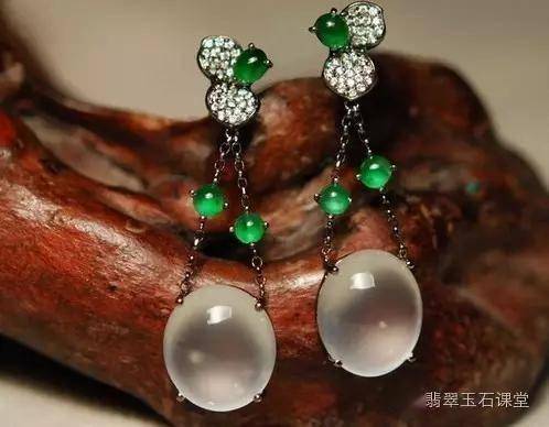 �й�Ů����ϲ����ʮ����䷢��ֻ�����ڵھ�λ