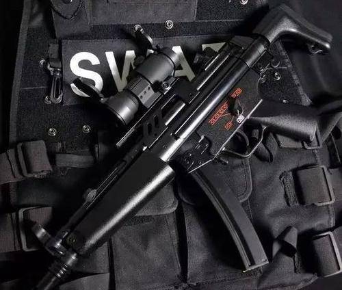 1 7 mp5冲锋枪(machine pistol5)由德国hk公司在上世纪50年代中期