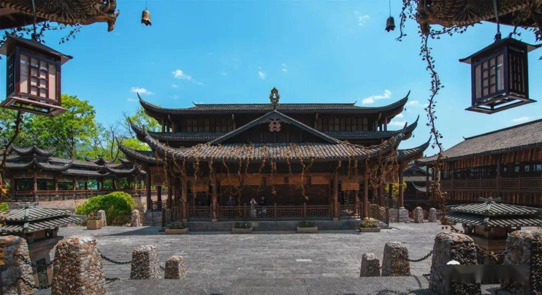 龙山惹巴拉宫——土家文化似酒醇,醉矣梦耶在此宫.