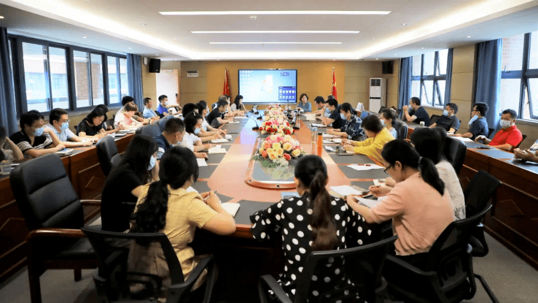 深圳|深圳这群人现状如何？实地探访发现...热搜回归！曾登榜收割近3亿阅读量