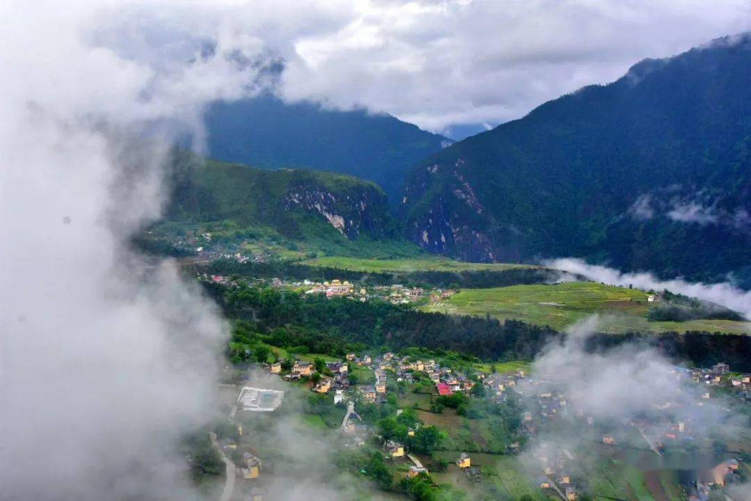 【怒江旅游】山下总是拥挤,你得去山顶看看丙中洛
