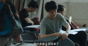 而秦昊饰演的张东升,更复杂,更耐咂摸.