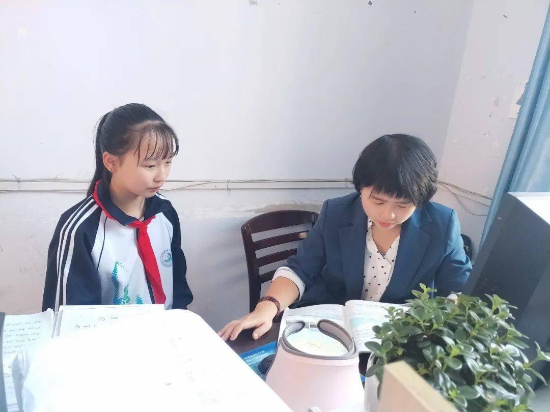 爱国奋斗 建功立业 | 今日先进人物聚焦: 石泉县城关中学语文教师刘艳