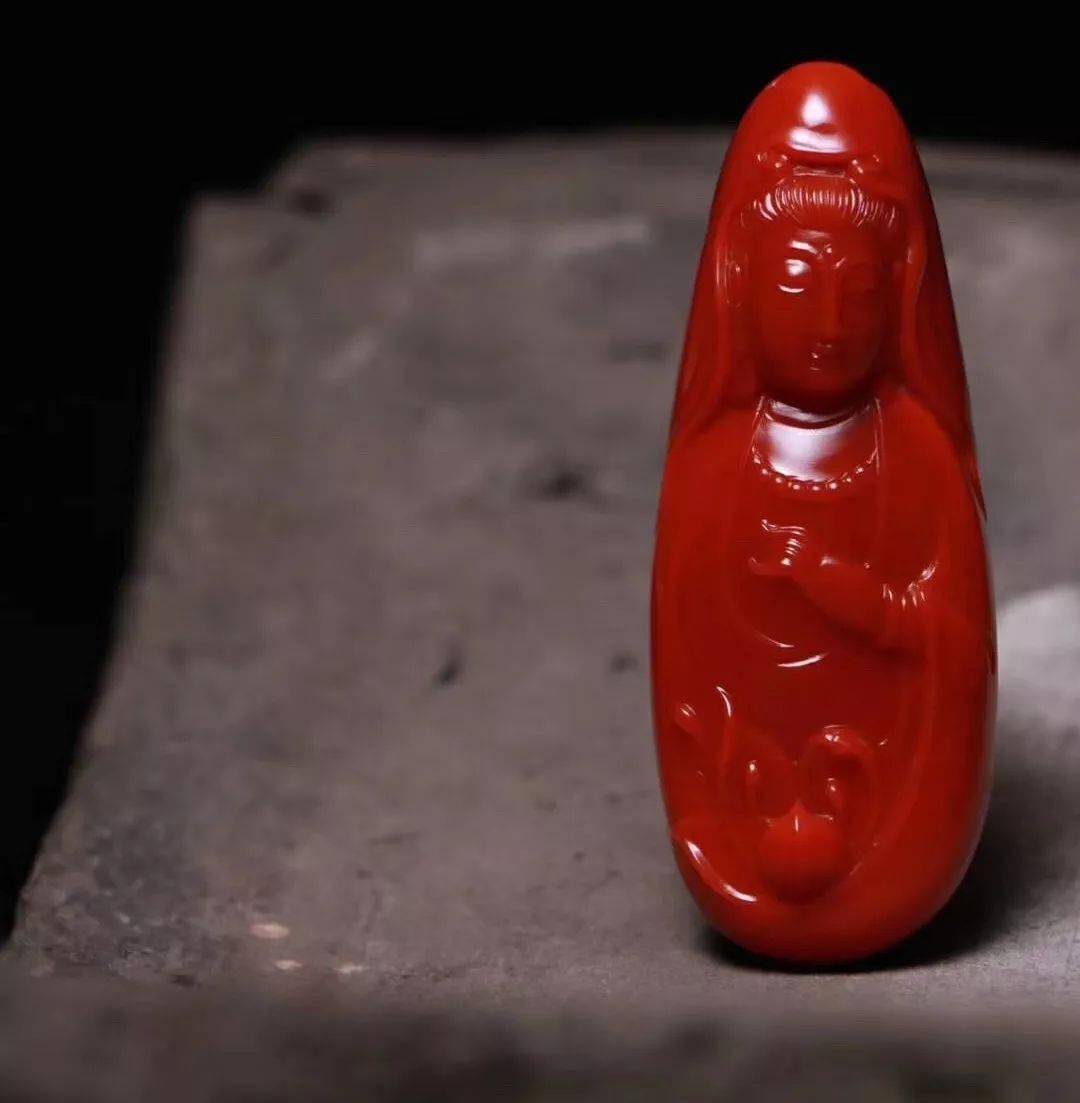 锦红,南红中的顶级美色!一般人玩不起.