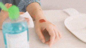 想要按下岁月的暂停键,卸妆比护肤更重要