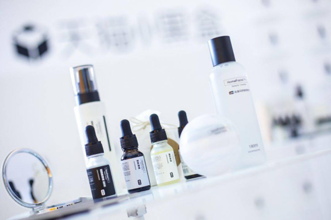 沈梦辰这脸变的!《乘风破浪》这皮肤状态,估计花了不少钱吧?