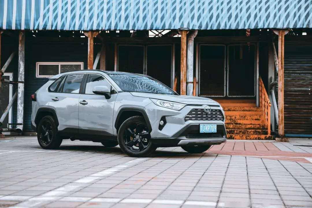 丰田荣放rav4多少钱一公里 c4c881243535411e9cc53295bc9add71.jpeg