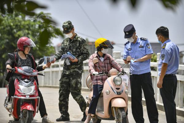 丁小添|江苏启东：反走私宣传进村入户