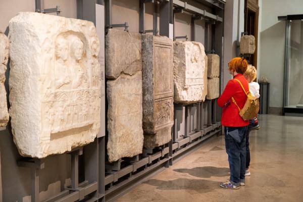 权属|斯洛文尼亚：仲夏夜 逛博物馆