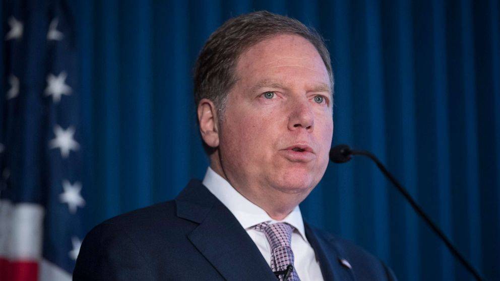 联邦|美国联邦检察官伯曼被开除：曾调查起诉多名特朗普的亲信