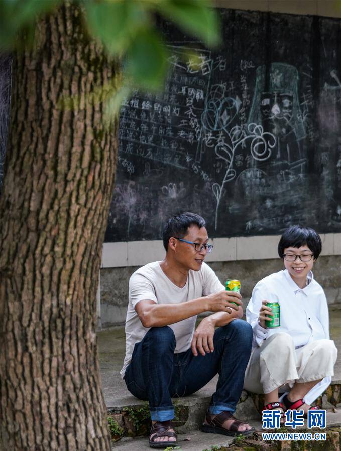 李仕琪|父爱无言，同桌相伴