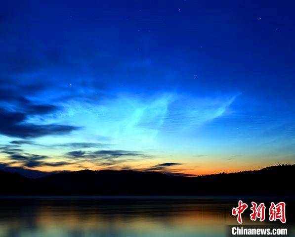 北极村|夏至到来 “中国最北城市”频现夜光云美景