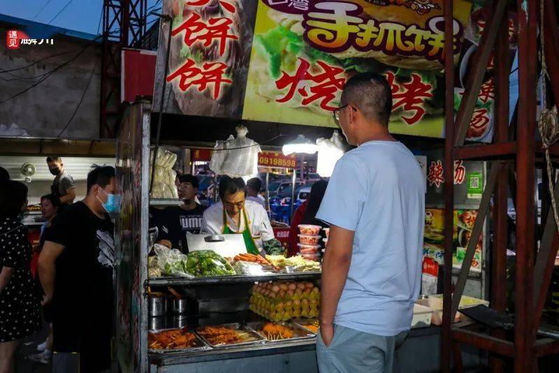 挡不住的人间烟火直击神木夜市摆地摊现状带你领略不一样的神木