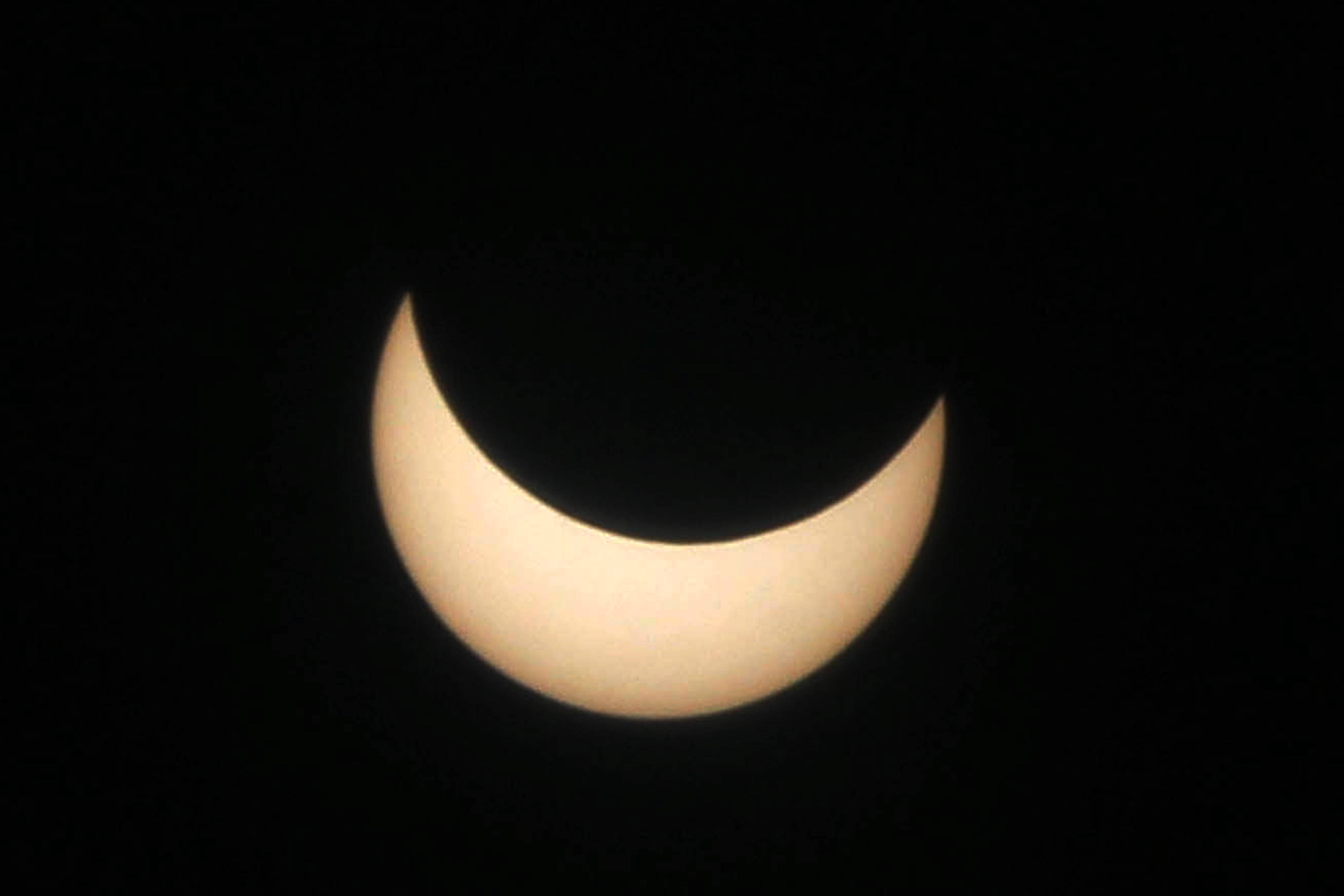 照片|日食现身天宇