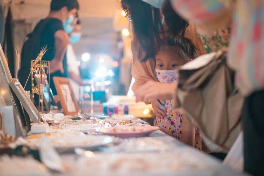 风雨无阻的意思有哪些 8b01eb2b997f4207bbedf3cc971ce1d4.jpeg