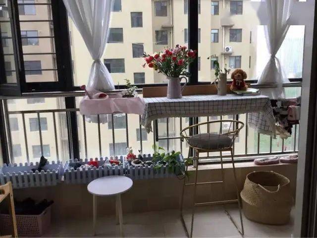 阳台设计小吧台设计 a9a5fae9a6cc4a4a801c35213932c635.jpeg