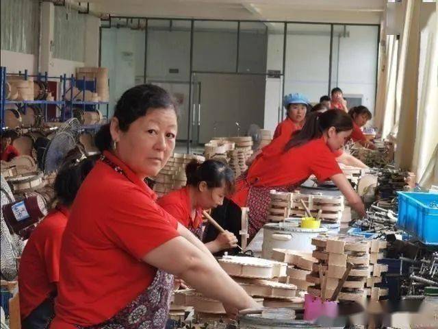 确山县有多少人口_确山县财政局石贺伟(3)