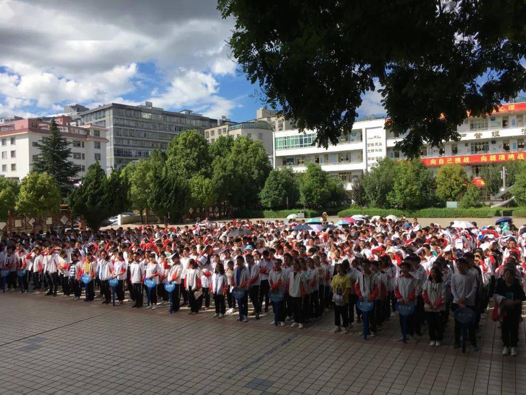 6月15日至22日,盐源县人武部分别在盐源县民族中学校,盐源县中学校