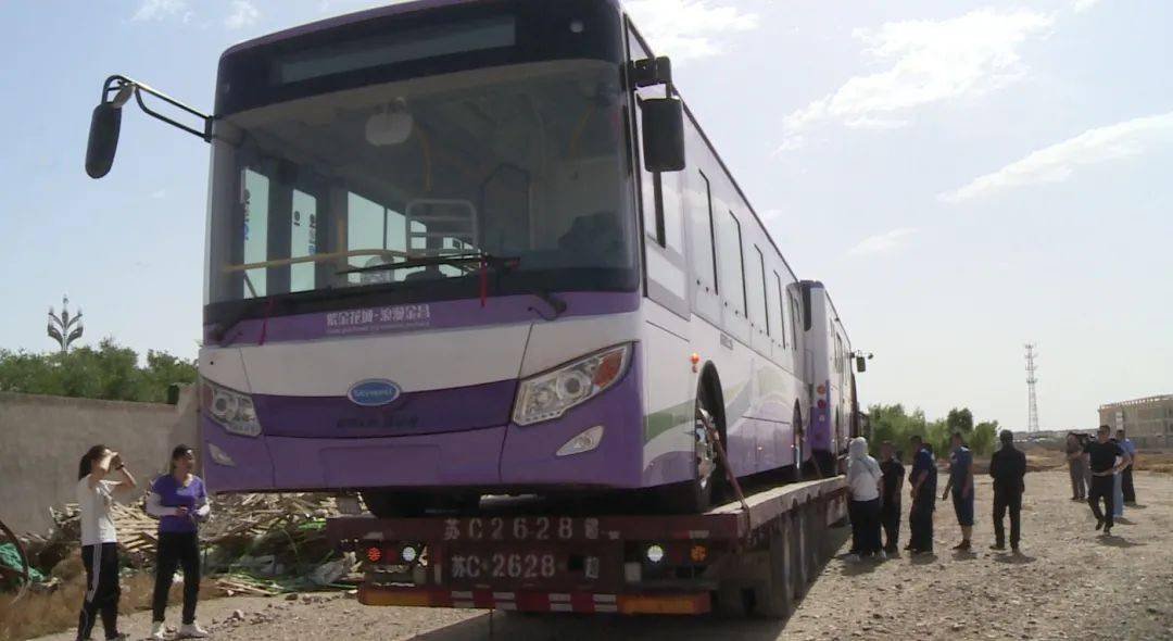 此次由市政府集中采购的48台公交车均是南京金龙开沃纯电动空调车