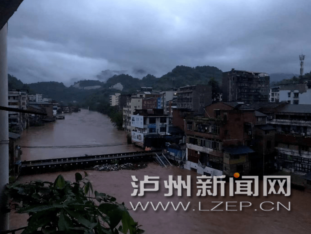 一场暴雨之后合江福宝古镇合江县形成了内涝积水等洪涝灾害让泸州古蔺