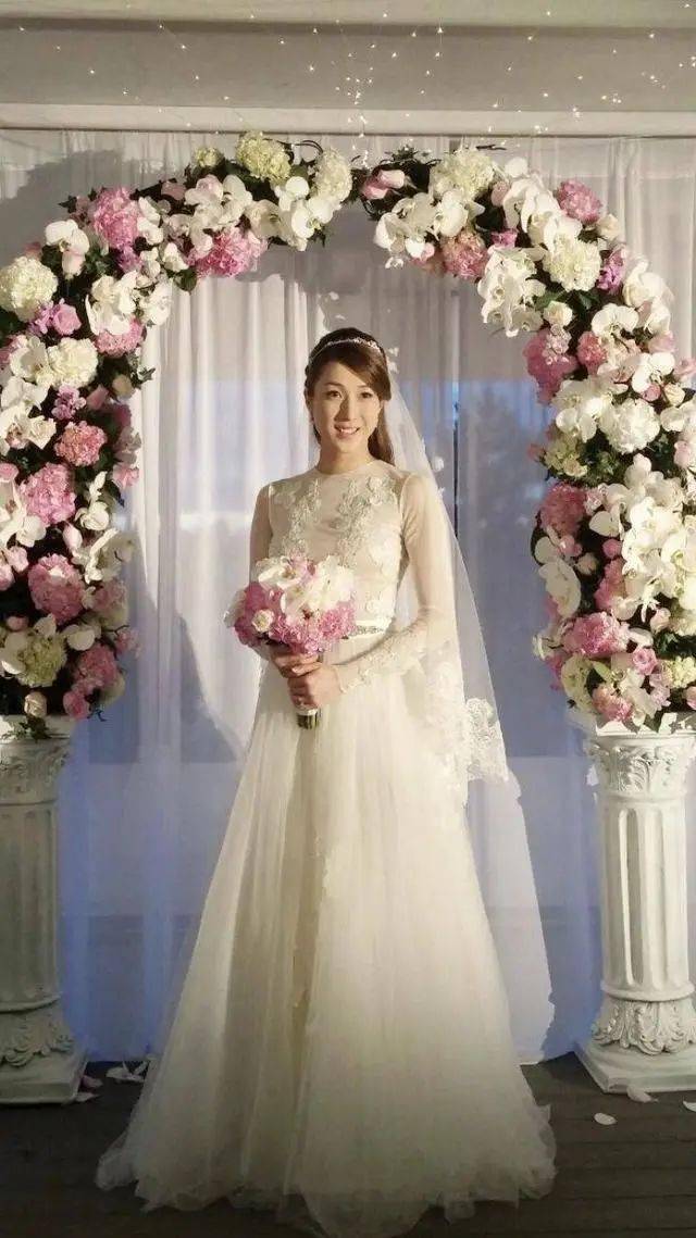 前TVB当家花旦晒童年照，灵气十足获网友大赞，