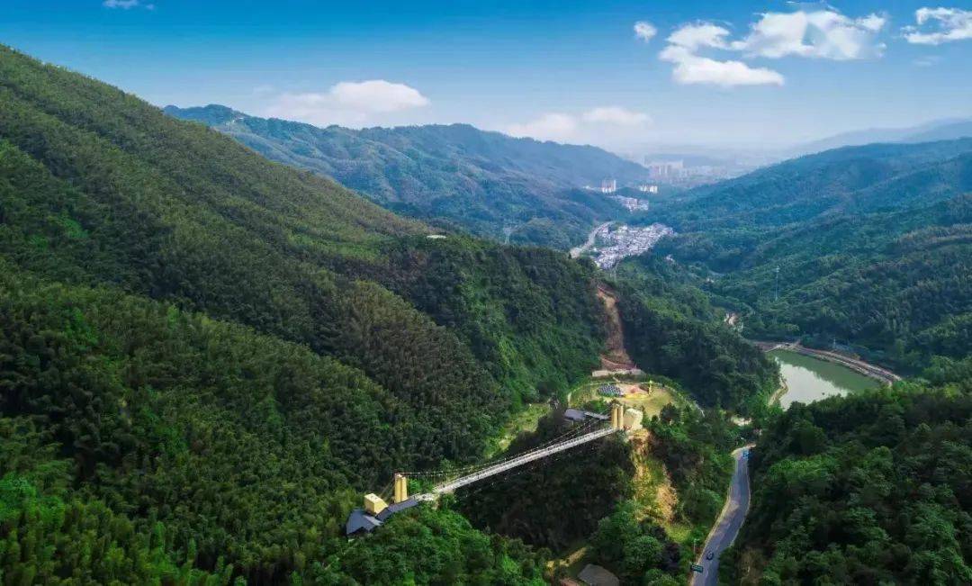 湾里梅岭  是夏季南昌人必备的天然空调 湾里的年票免费景区太多  票