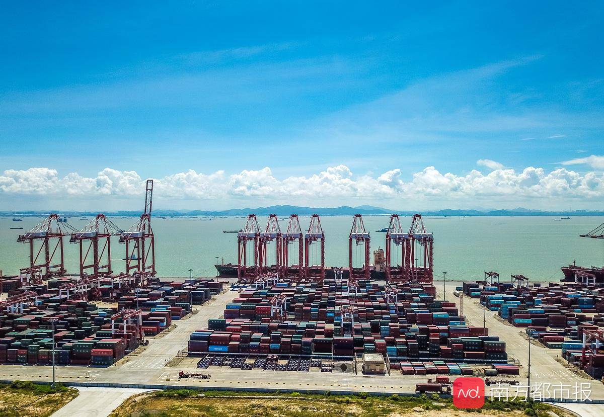 广州海港包括内港港区,黄埔港区,新沙港区,南沙港区等四大港区和珠江