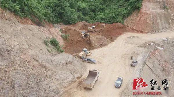 道县加快上坦公路建设