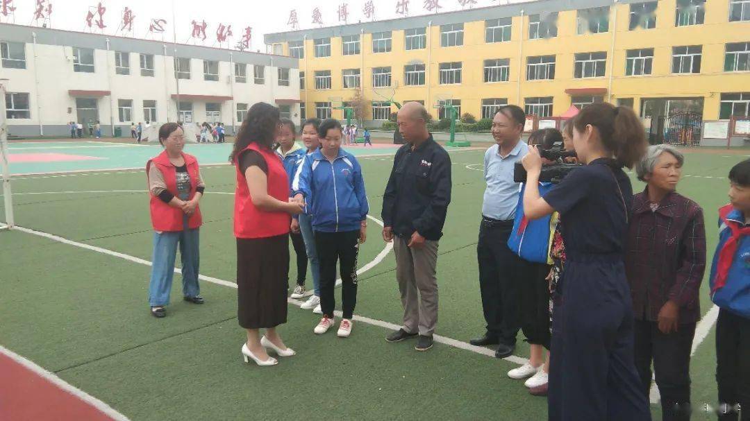 武警育春蕾 共圆求学梦 —— 静乐县利民小学举行"武警育春蕾"奖学金