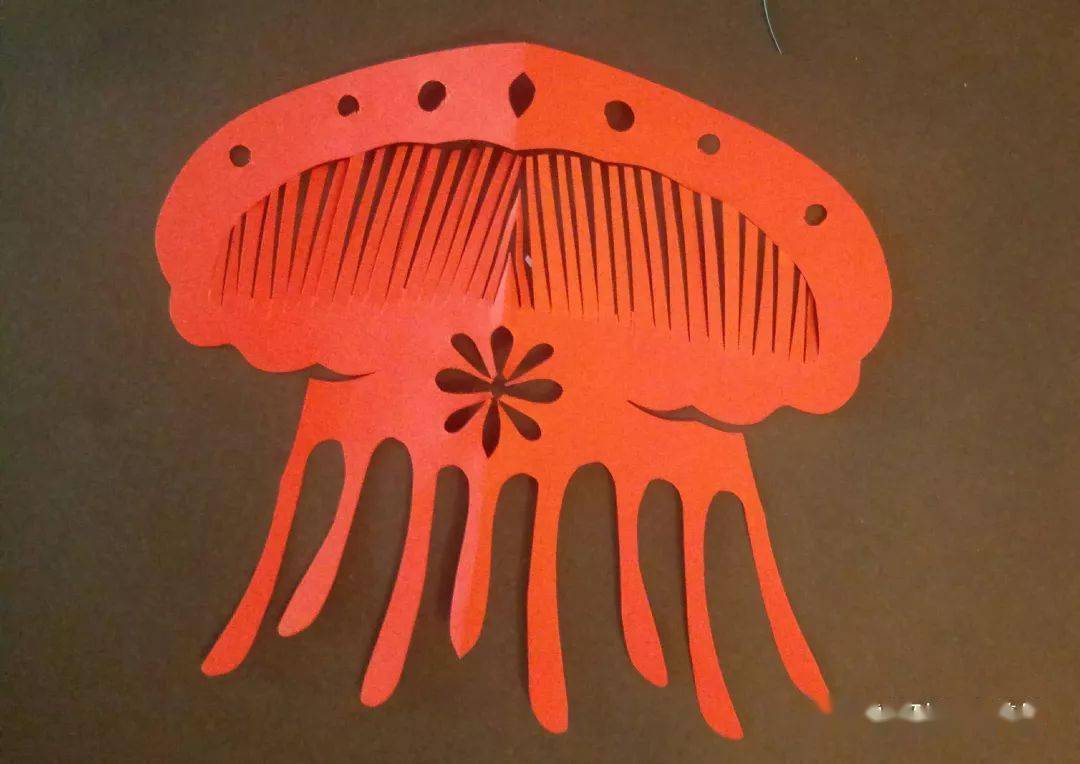 【零基础学剪纸】水母——秦慧老师脱稿剪纸教程(22)