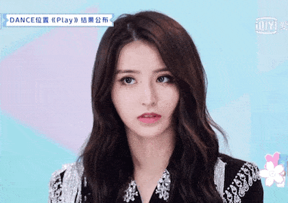 金子涵整体形象处于明艳与可爱之间,在女团标准的皮相美模式之外带着