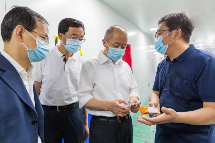 工信部副部长在京调研新冠疫苗企业：全力以赴