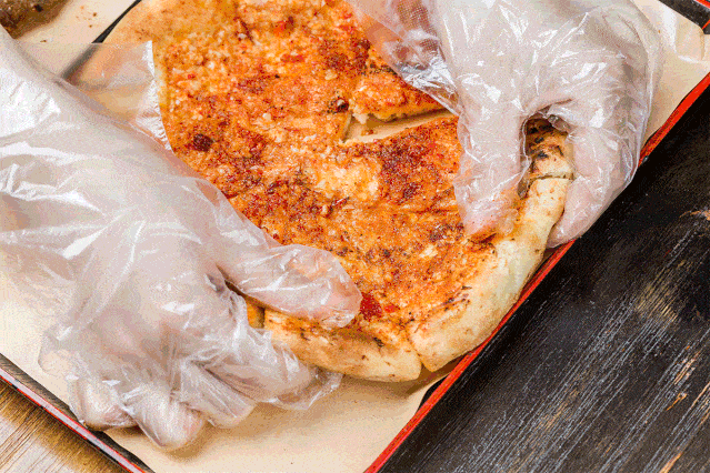 烤肉|来晚只能坐门口吃！这家要靠抢才能吃到的新疆烤肉