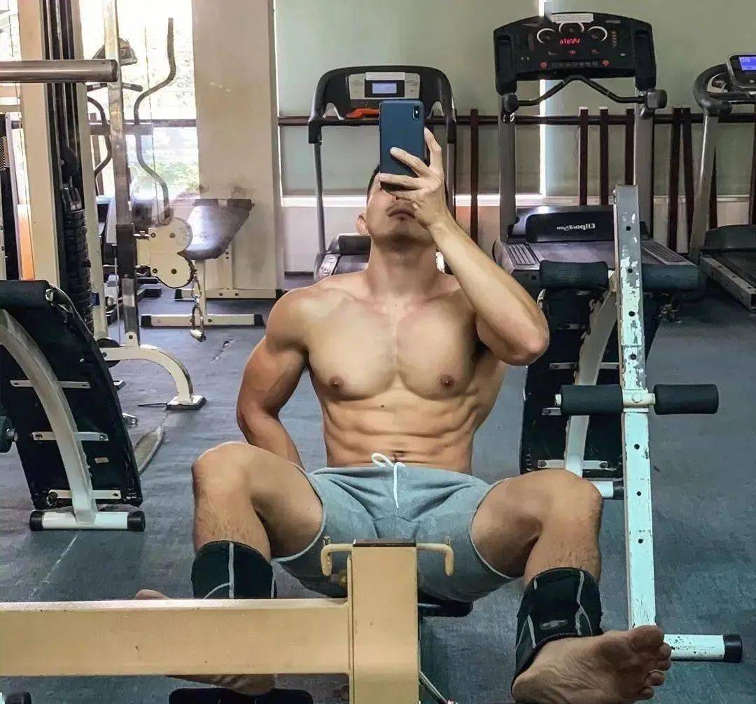 如何让自己有肌肉 de7f7434035c4e8eac5f22108b867218.jpeg