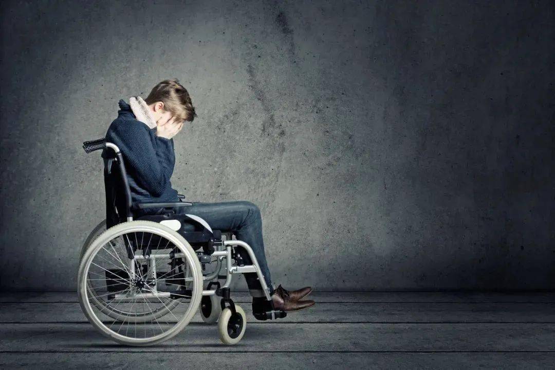 残疾|落下终身残疾！这件事已国家明令禁止，很多家长却还在坑害孩子！少年16万自断双腿