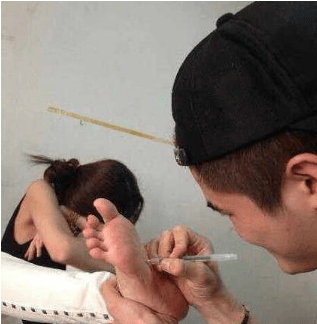 搞笑gif:若有人问你,你们咋回答?