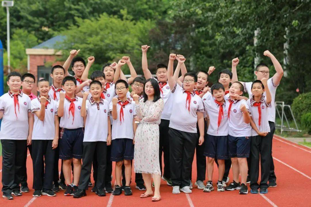 青岛升平路小学 | "像树一样,坚持生长"