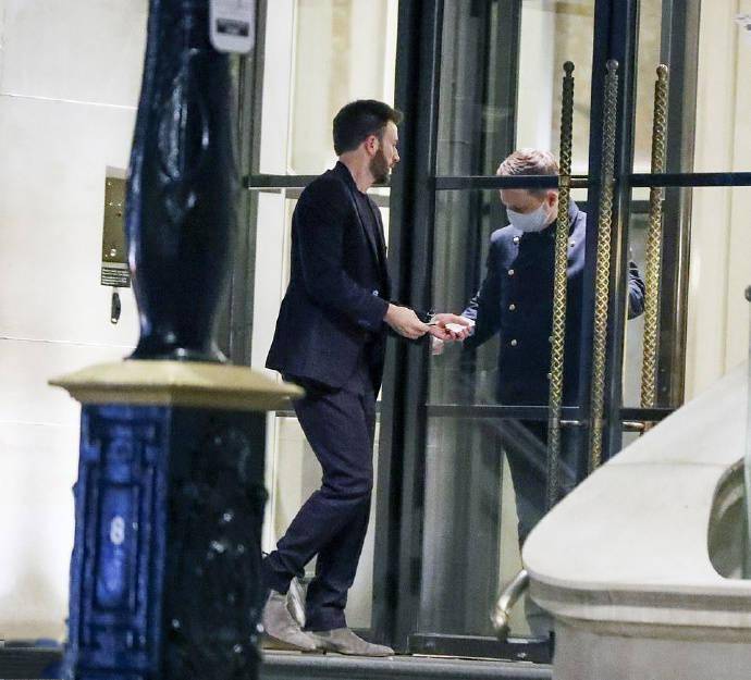 “美队”克里斯·埃文斯谈恋爱了？对象是迪士尼