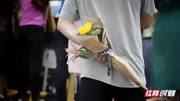 组图|组图丨向日奔跑，一举夺魁