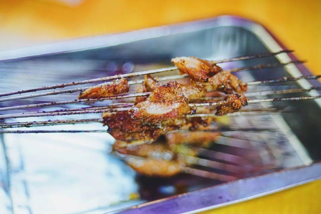 肉串|网红店靠谱么:沙口小学小爬爬烧烤