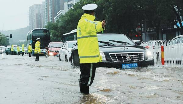 长江|这些黄石防汛一线的画面，应该被记住！