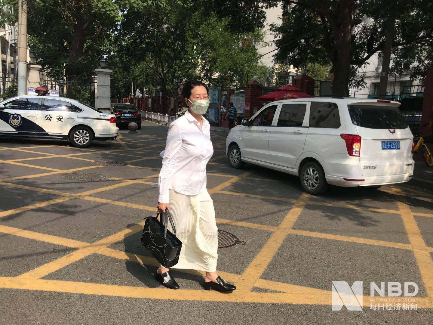 公安局|当当董事长俞渝现身公安局：希望追责李国庆，保护企业正常经营