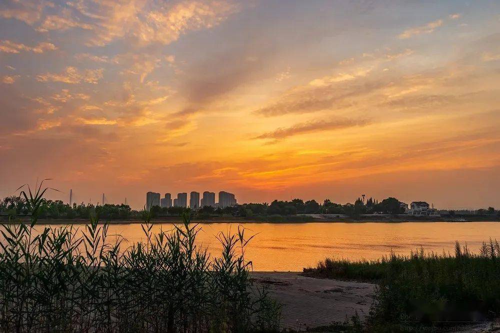 夕阳西下,是建邺江边最美的时刻!