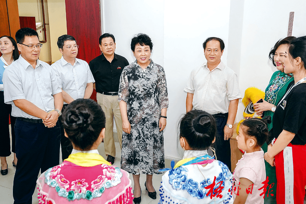 自治区党委常委,宣传部部长范晓莉在梧州市调研,要求将文明建设融入各
