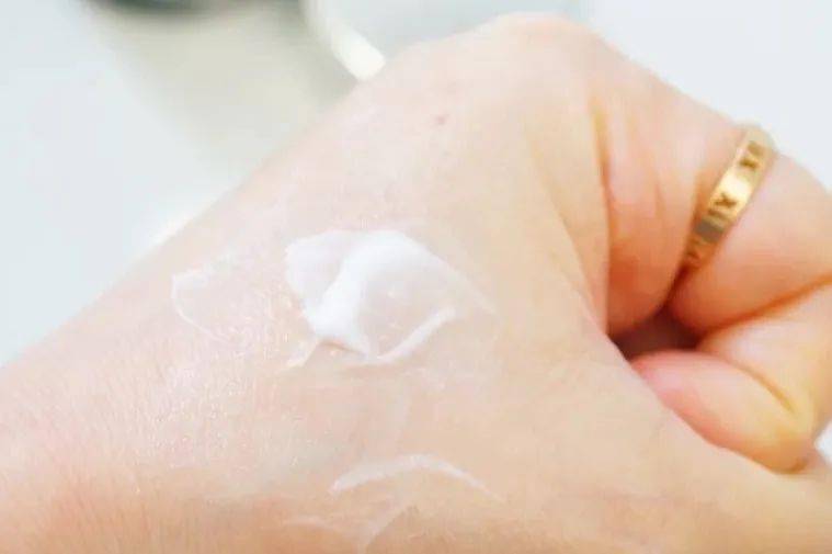 贵妇|别再跟风买LA MER了!真正的贵妇都爱用它们!