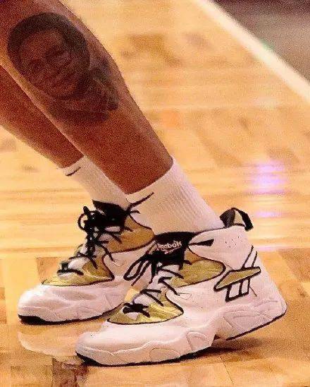 塔克|复赛在即！塔克真的会穿 Dior x Air Jordan 1 上场比赛？