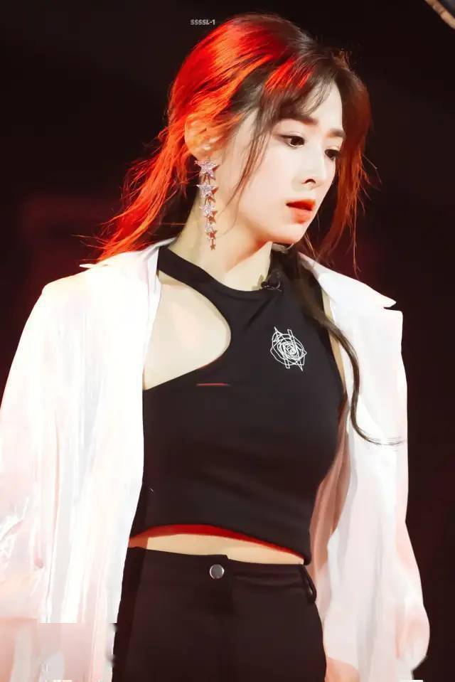 孟佳|万茜突然变油腻铁T,沈梦辰吴昕都换了头?