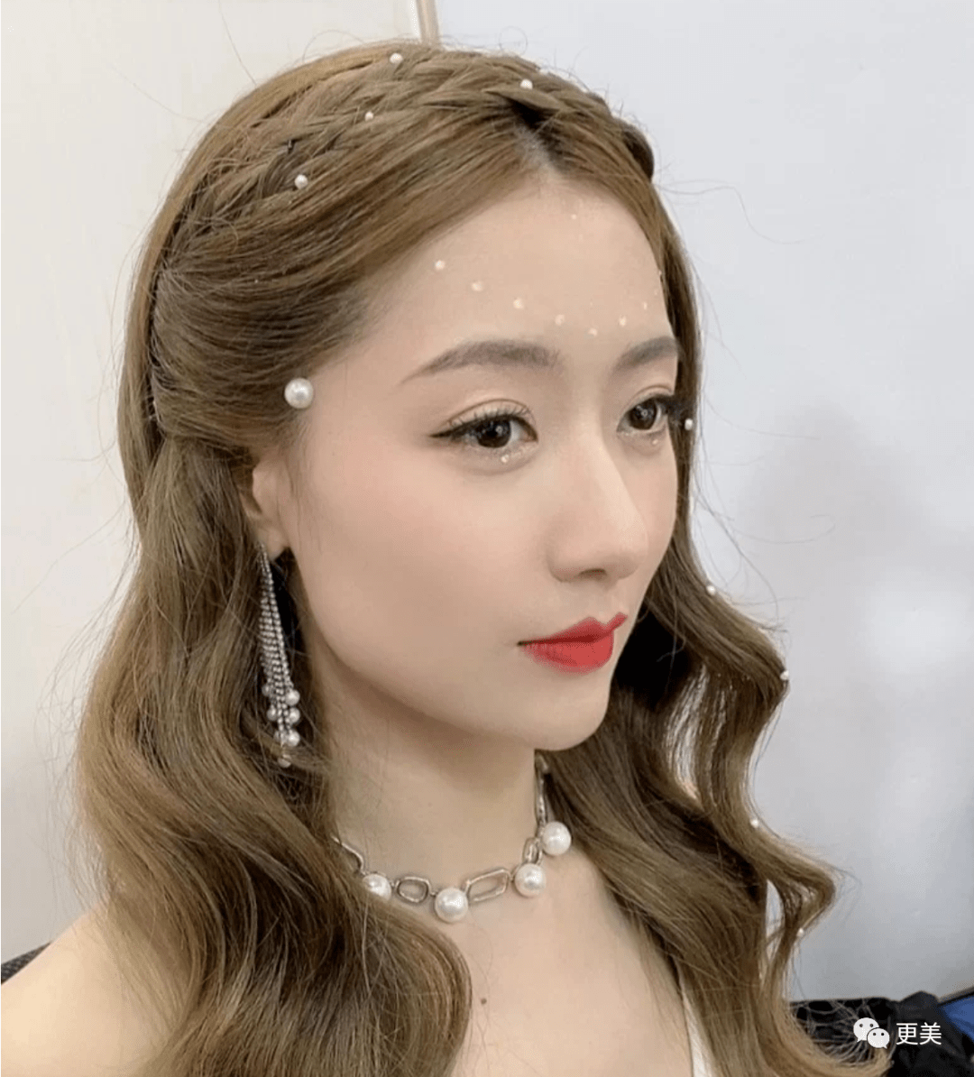 孟佳|万茜突然变油腻铁T,沈梦辰吴昕都换了头?