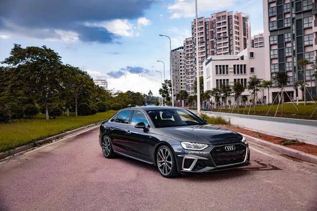 奥迪A4Lquattro,bmw325li 唯我独尊 奥迪a4l 2020款45 tfsi quattro臻选动感型